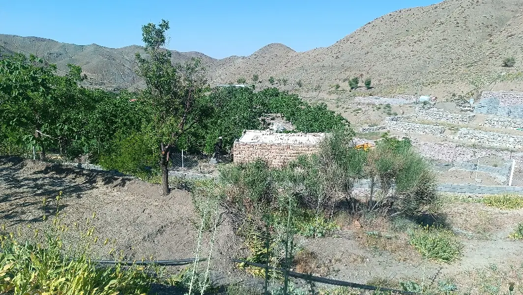ملک تجاری و مسکونی
