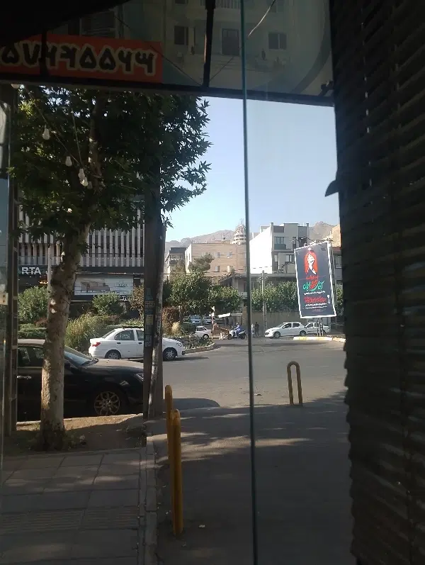 84 متر تجاری در زیر زمین سه راه گوهردشت فوری