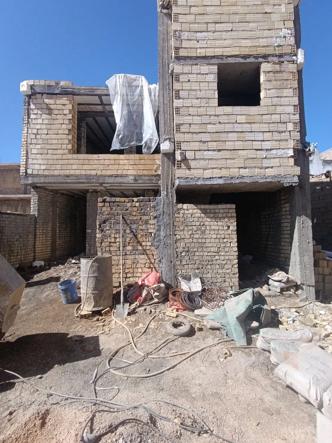 اسکلت در سلطان آباد