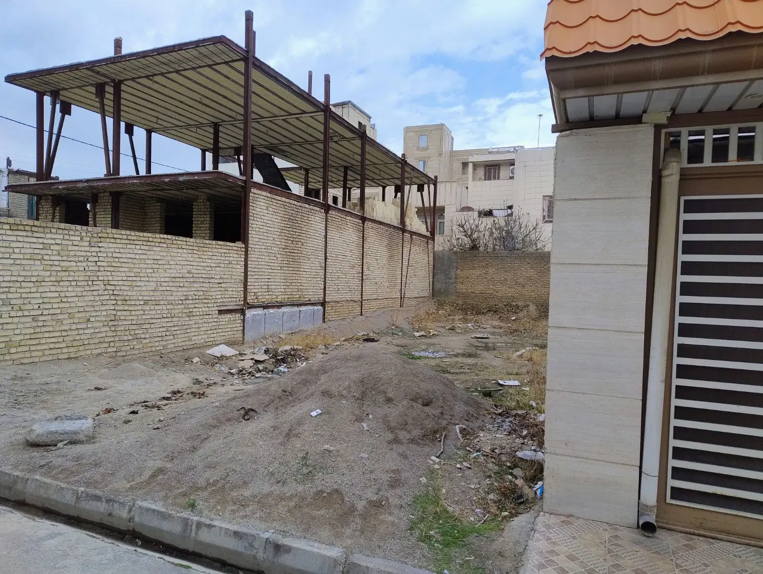 زمین  گلدشت شرقی