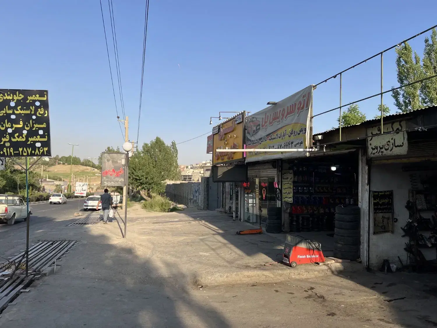 ۴۰۰ متر زمین تجاری مسکونی در گیلاوند بر جاده اصلی