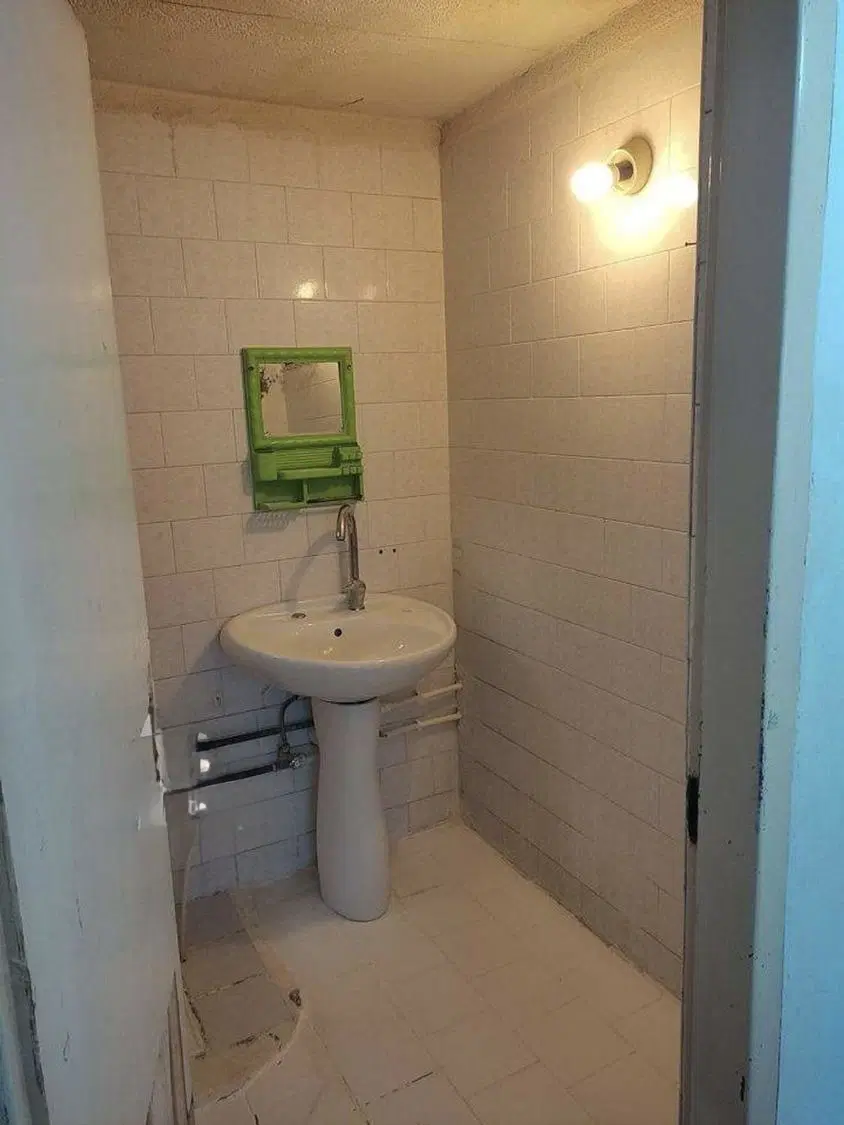 ۷۷ متری در خیابان راهنمایی