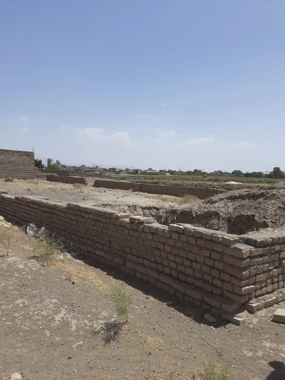 زمین ۴۰۰ متری کهنو