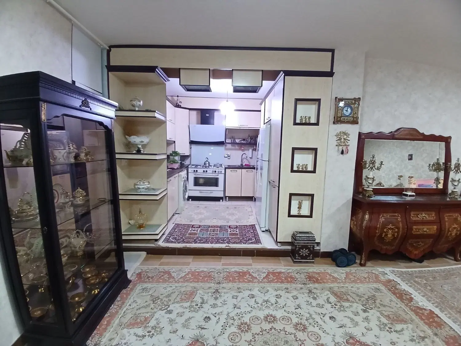 فروش یک واحد در مرکز شهر نزدیک پست شهید قندی