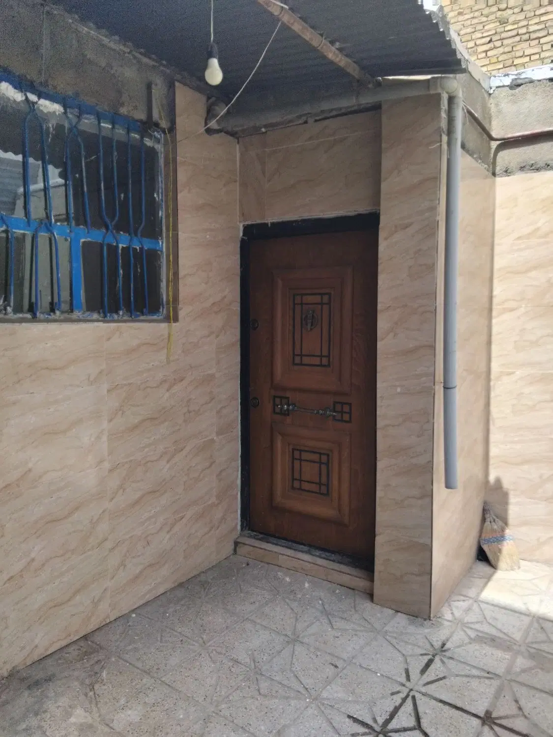 85متری کف سرامیک