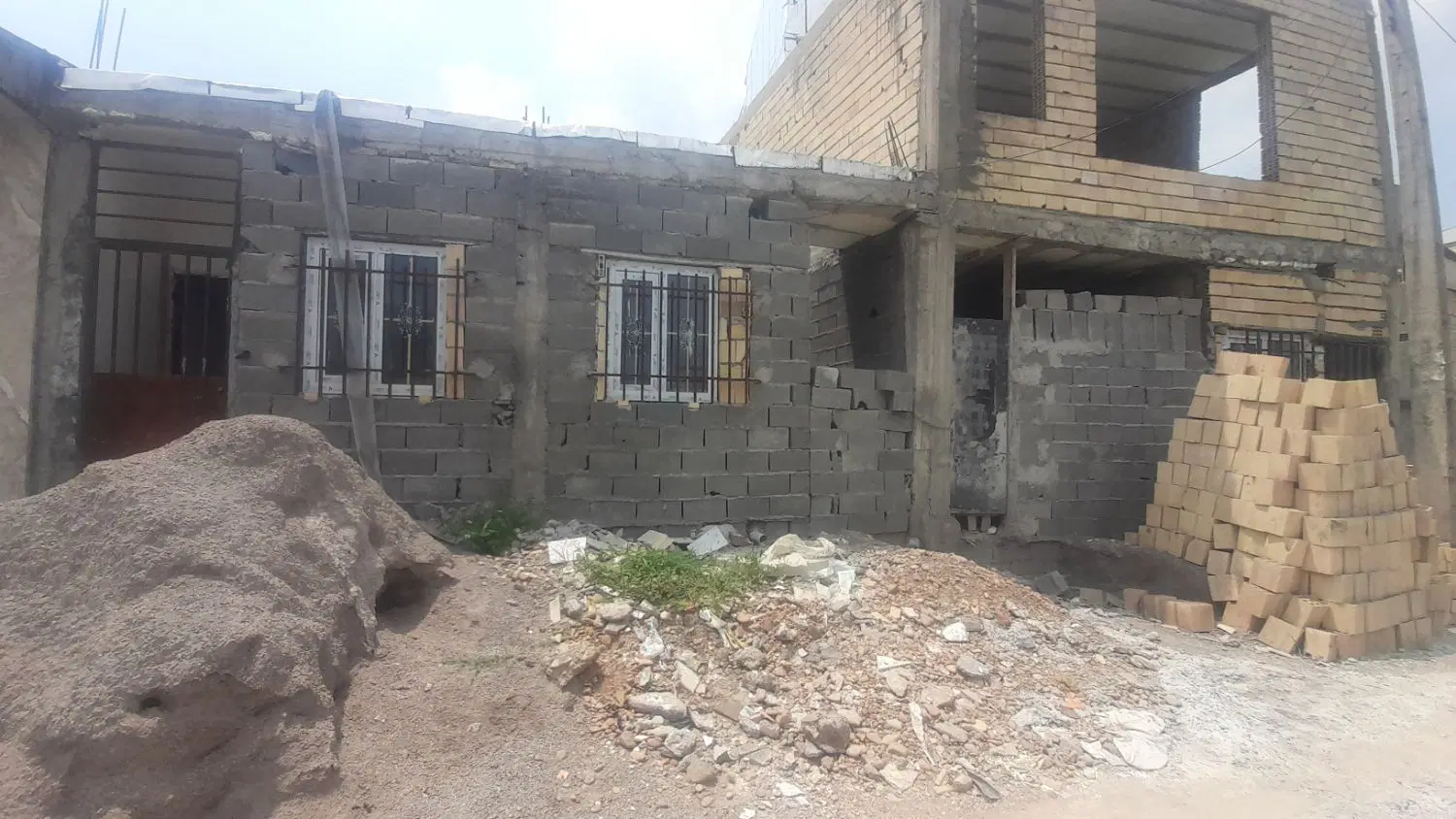 فروش خانه نیمه  کاره باسقف
