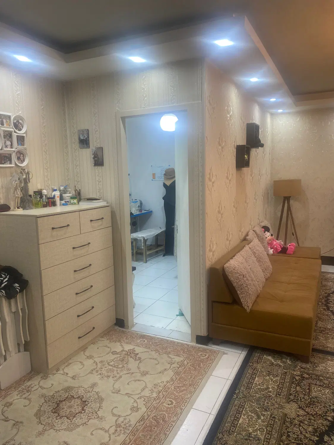 واحد ۷۷ متری سند دار