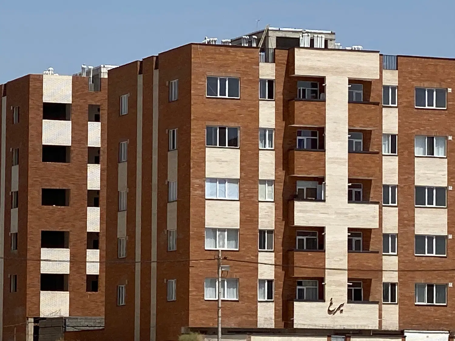 آپارتمان مسکن مهر _۸۵متر_پارکینگ‌_مجتمع هفت الماس