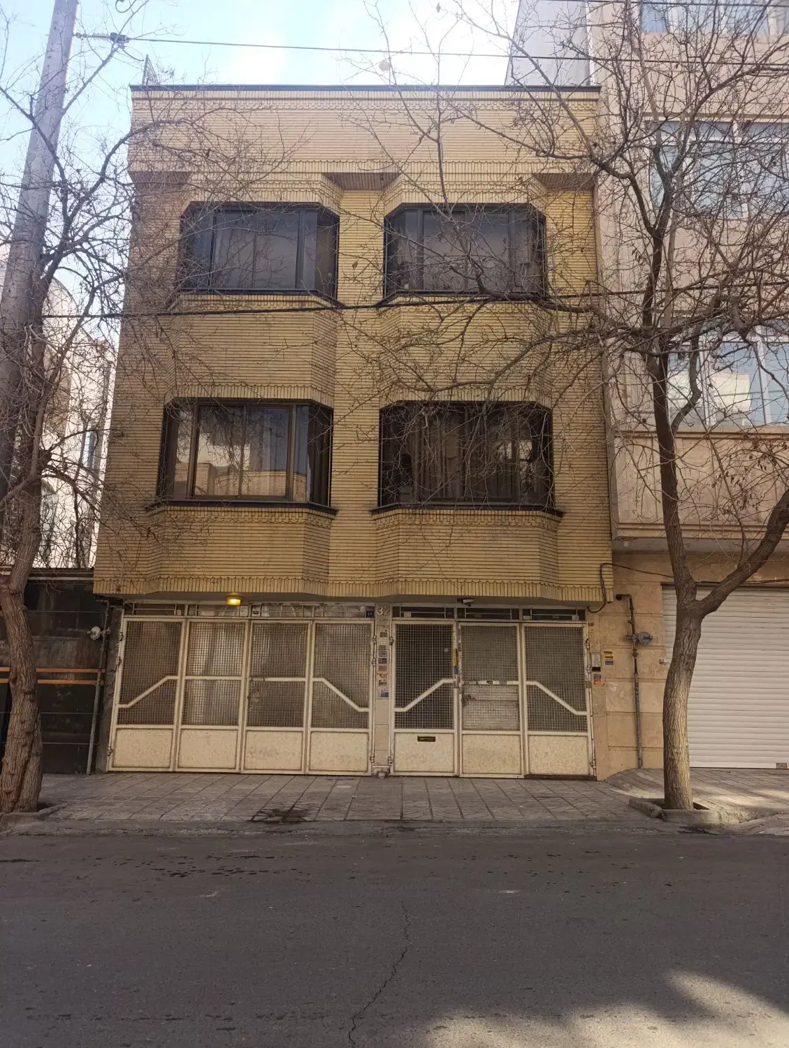 ویلای سه طبقه آپارتمان دربست بهشتی