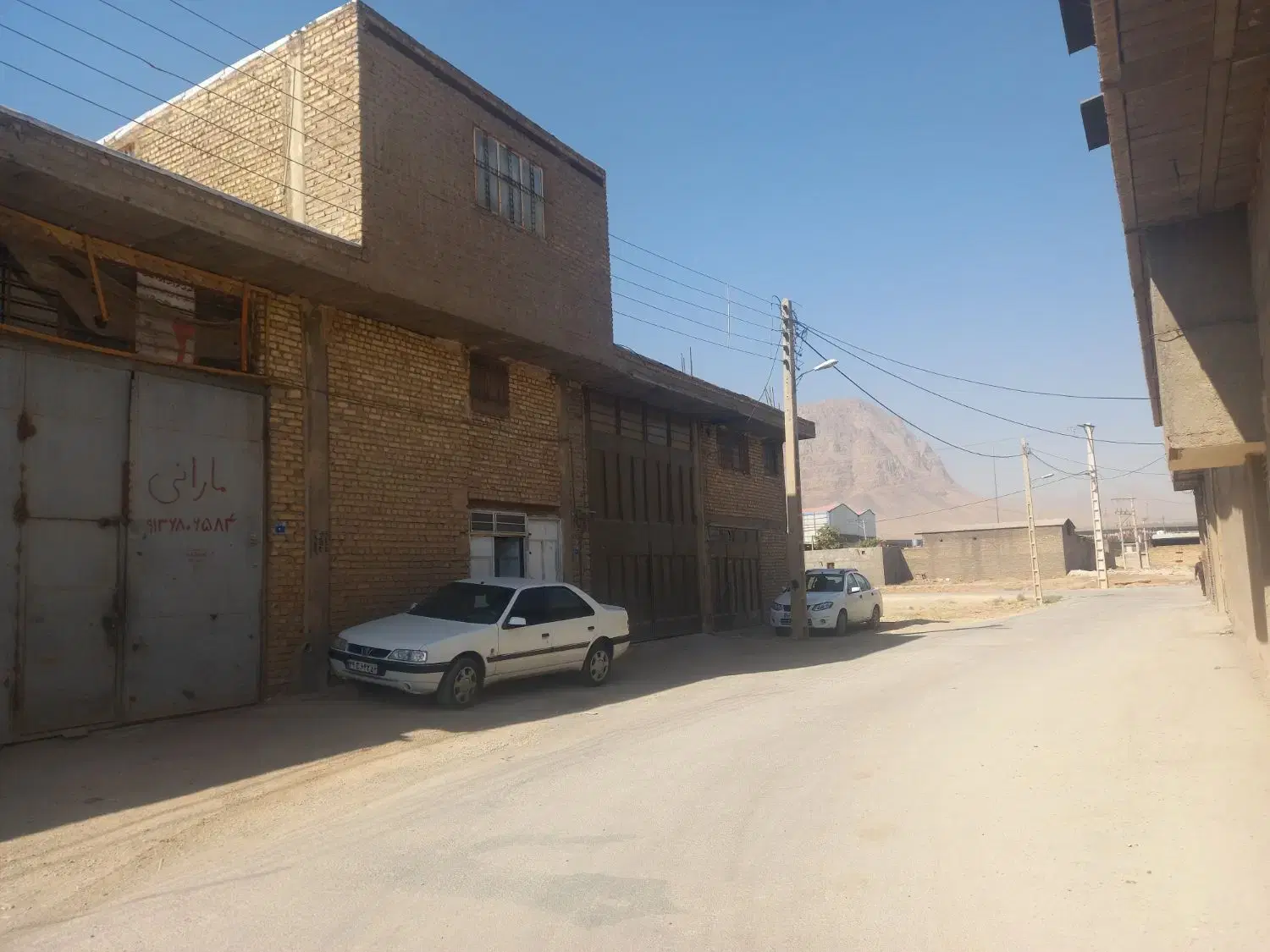 کارگاه تجاری ۲۵۰ متری برق سه فاز