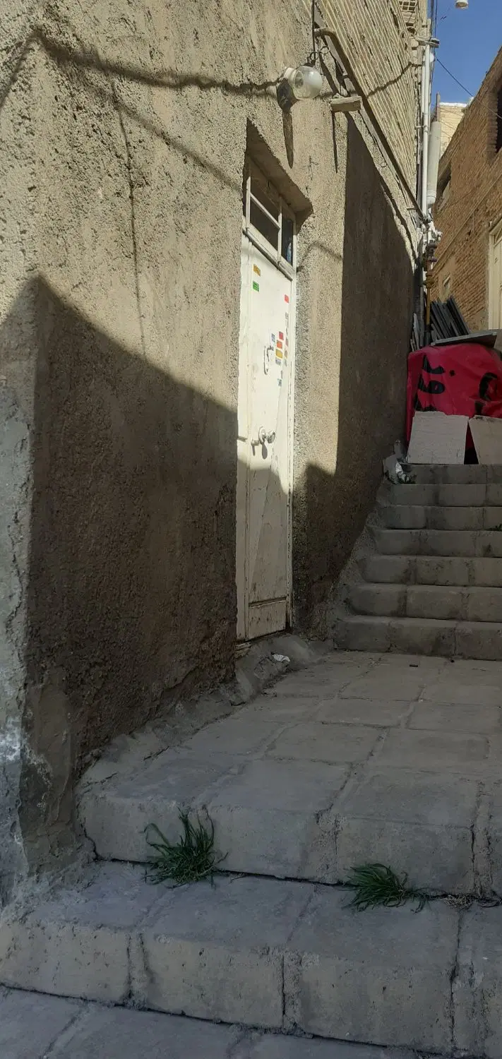 حیاط ۶۰متری دراحمداباد