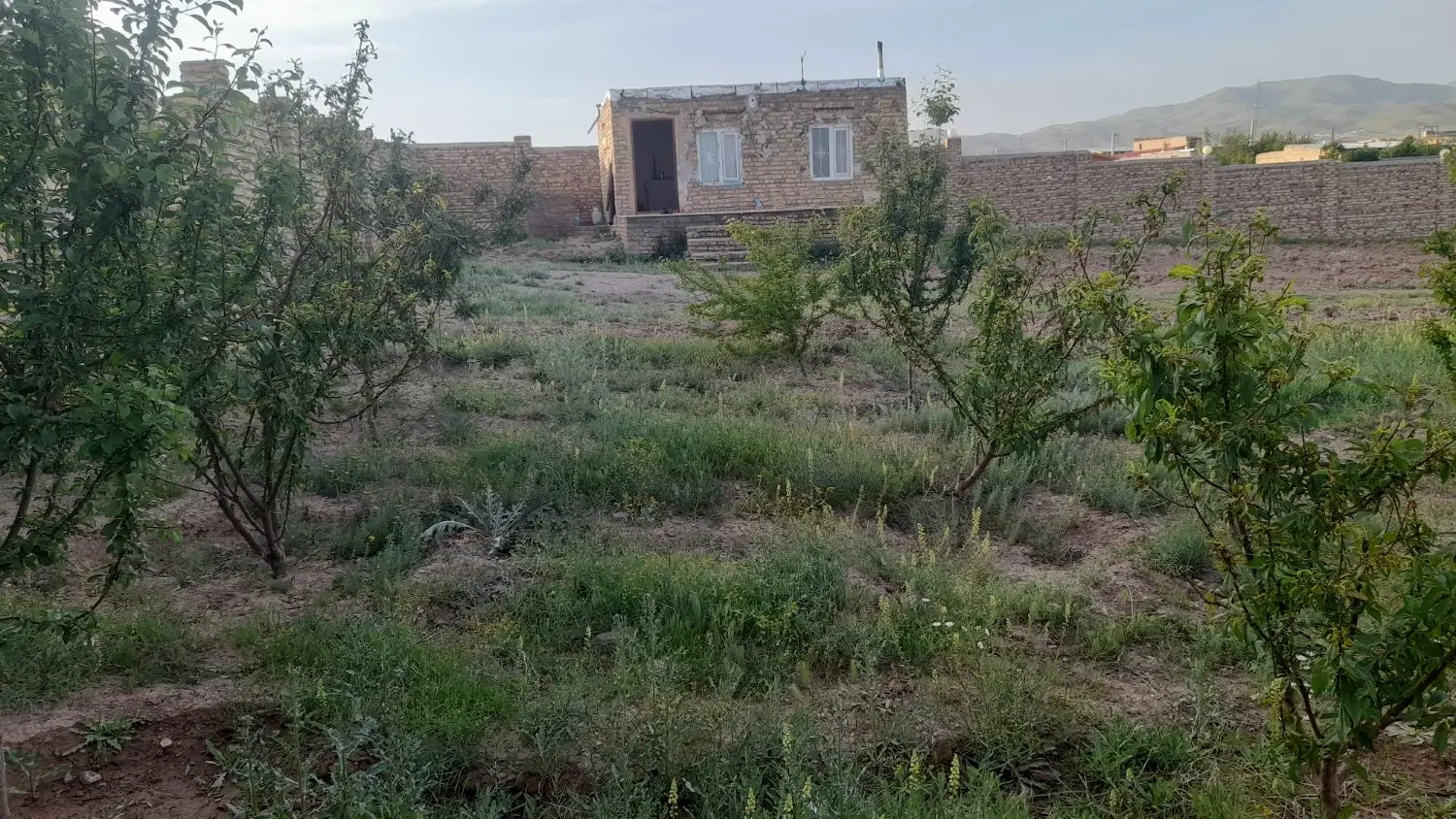 ۲۰۰۰مترزمین باغ ویلاچهاریواری مسکونی قزوین علمخانی