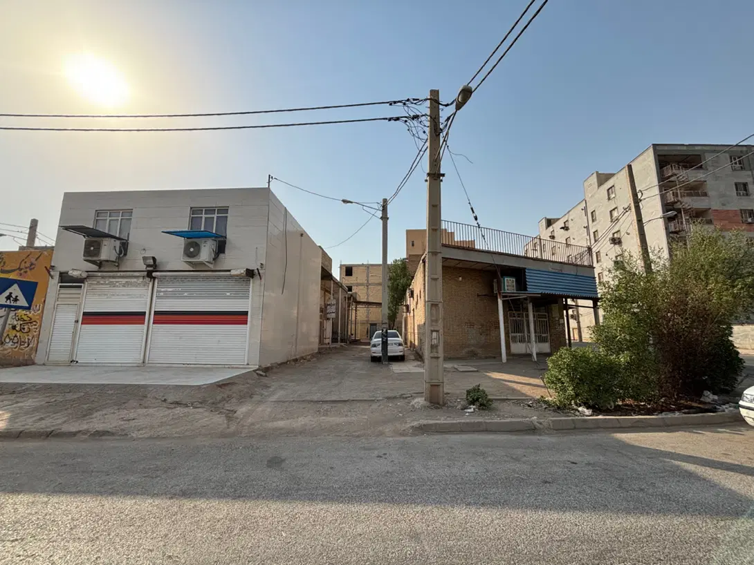 زمین تجاری ۳۲ متر بهارستان