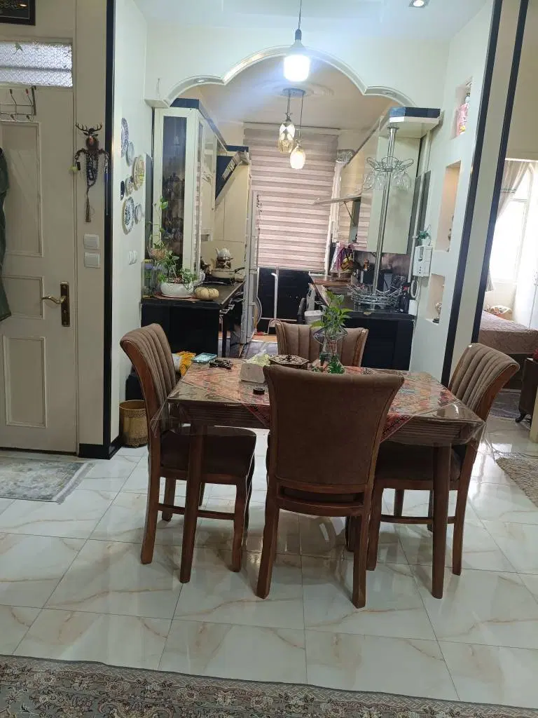 ۴۷متری پارکینگ انباری اسانسور نواب جنب مترو کمیل