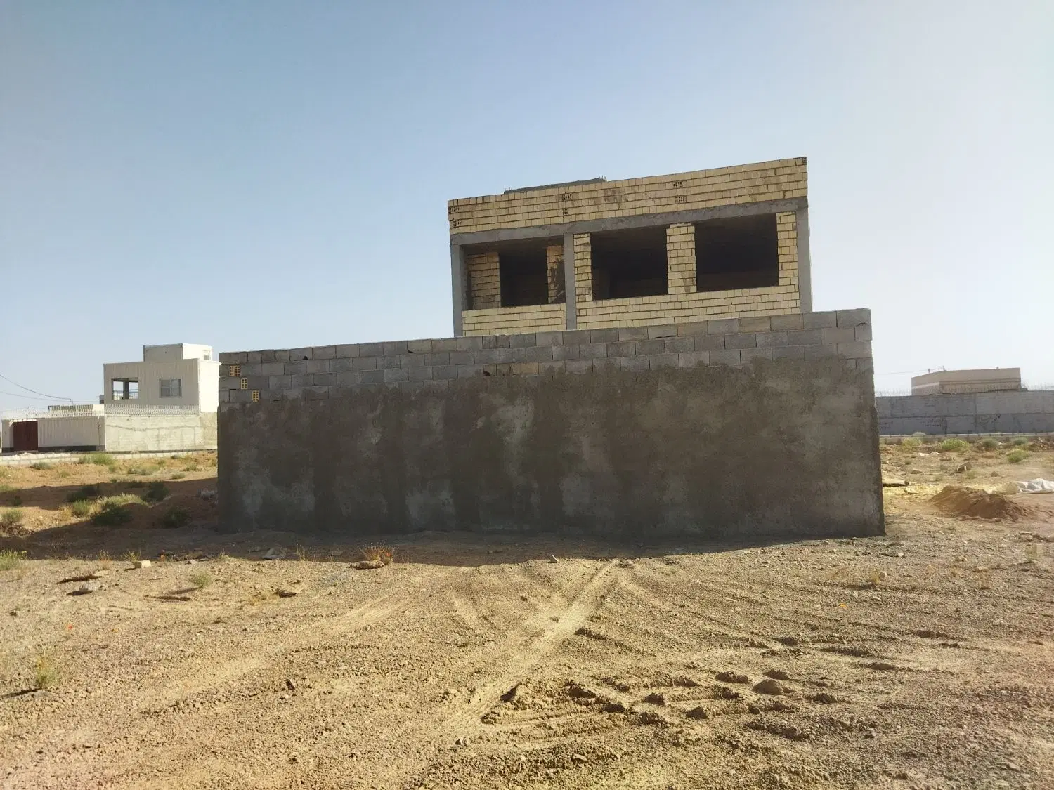 فروش خانه  نیمه کاره دوطبقه برخا غربی