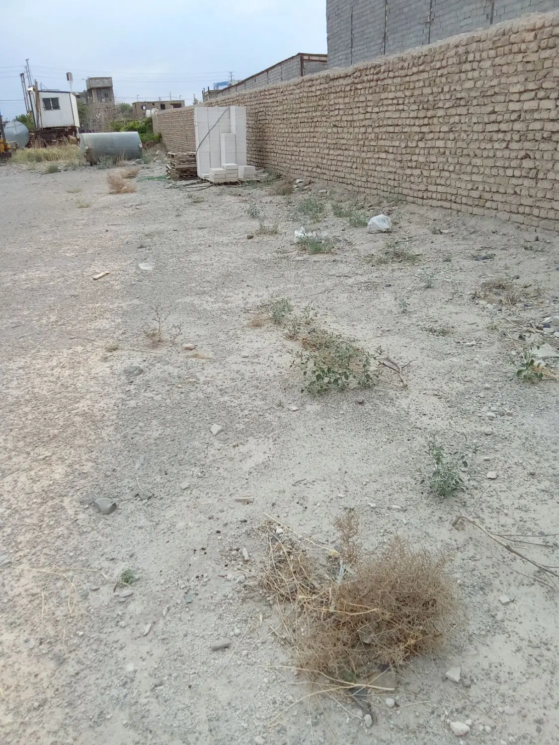 پنج هزارمتر حاشیه جاده سنتو