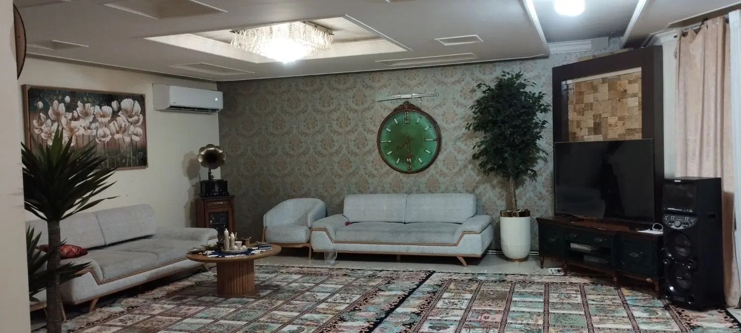 تک واحدی بر دریاچه
