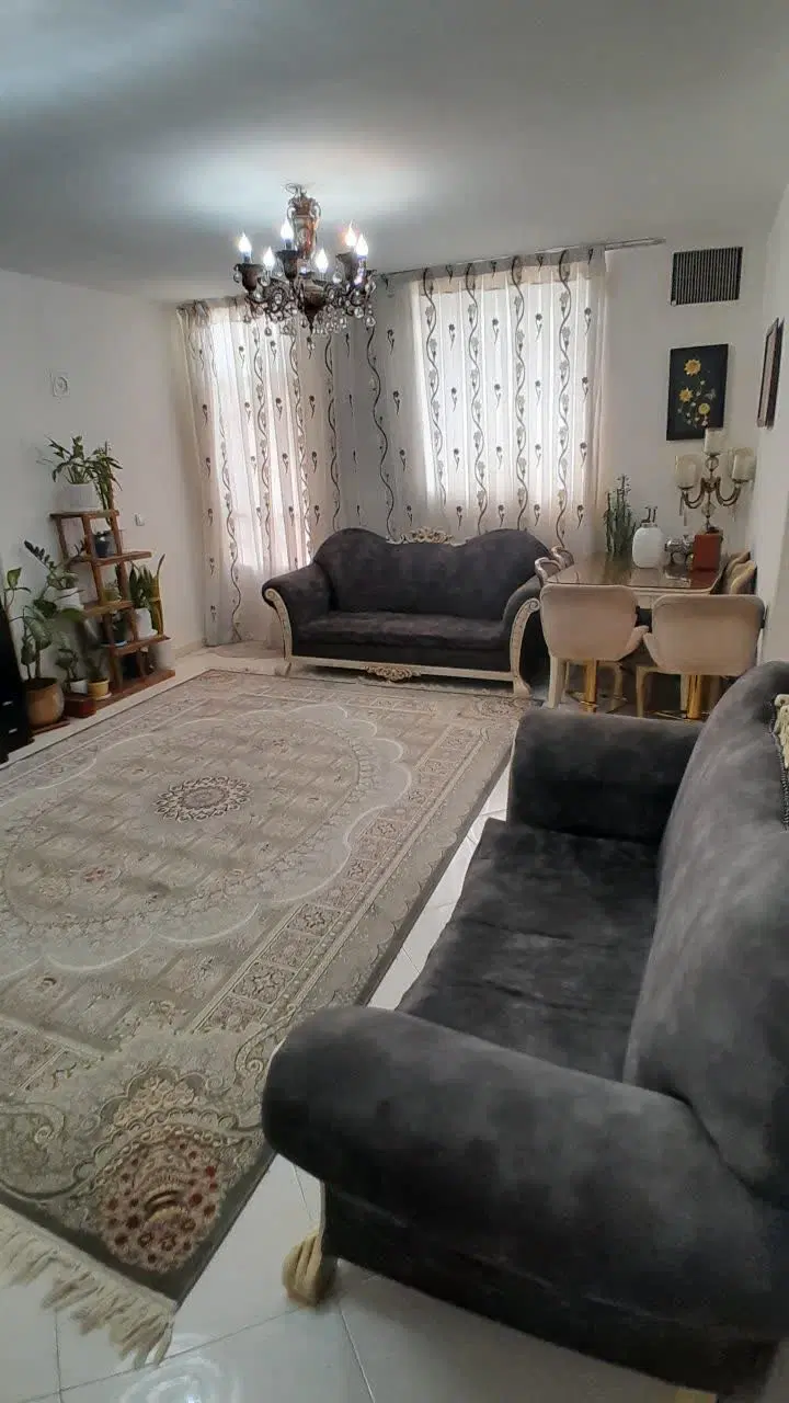 ۶۰متری همکف ۵۰ متر حیاط