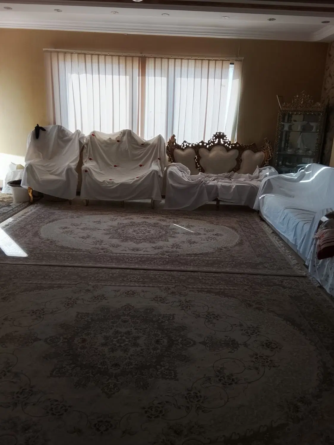 فروش تک واحد از چهار واحد