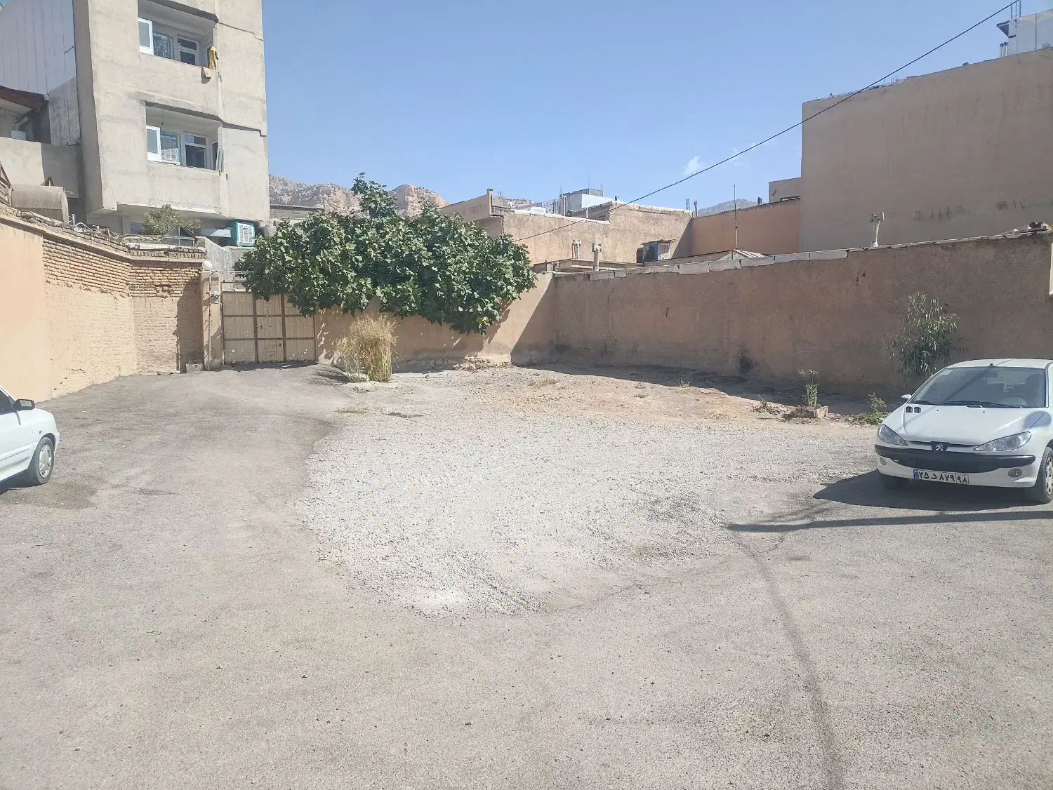 زمین ب متراژ 167متر