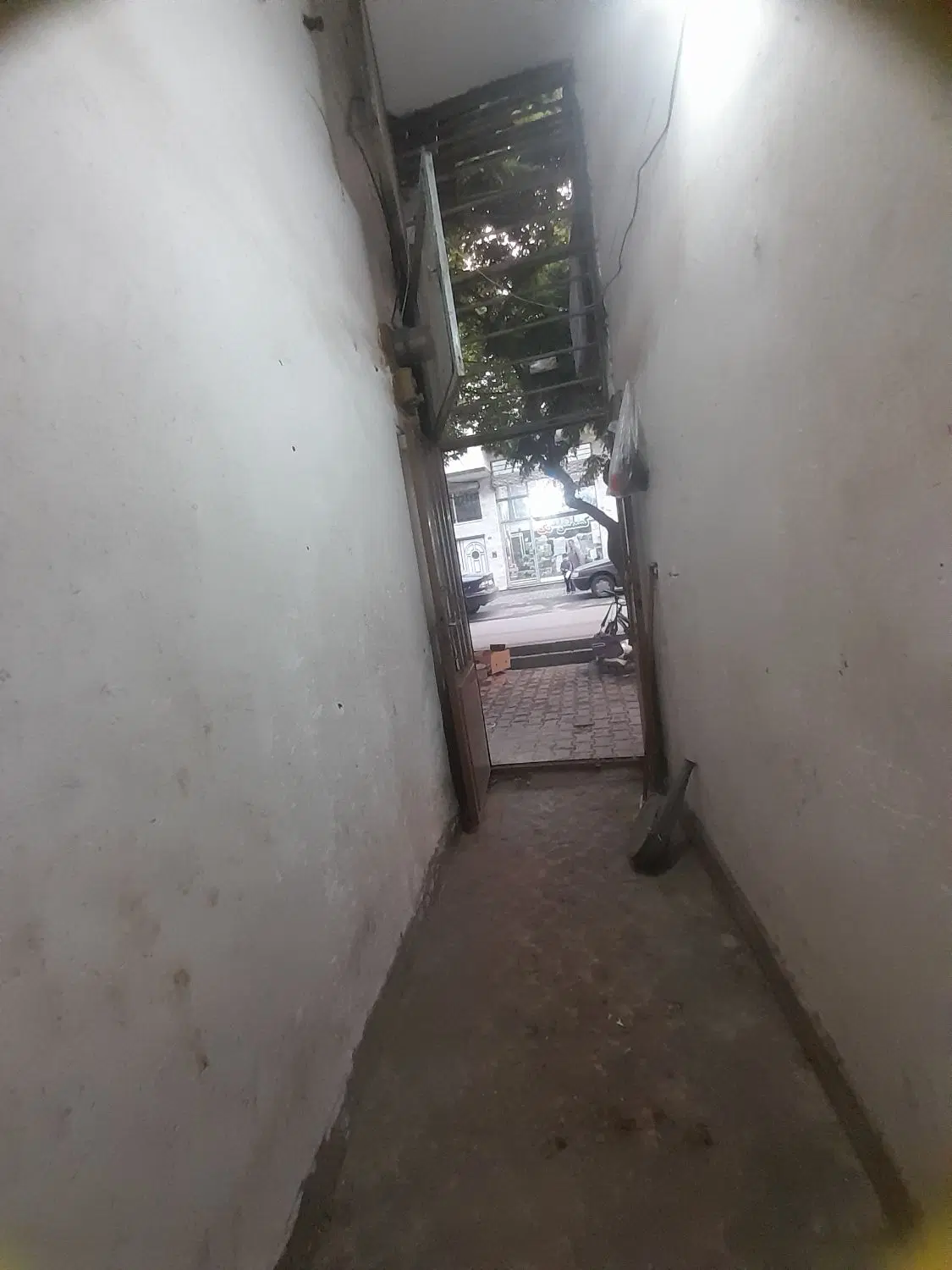 مغازه در بازار