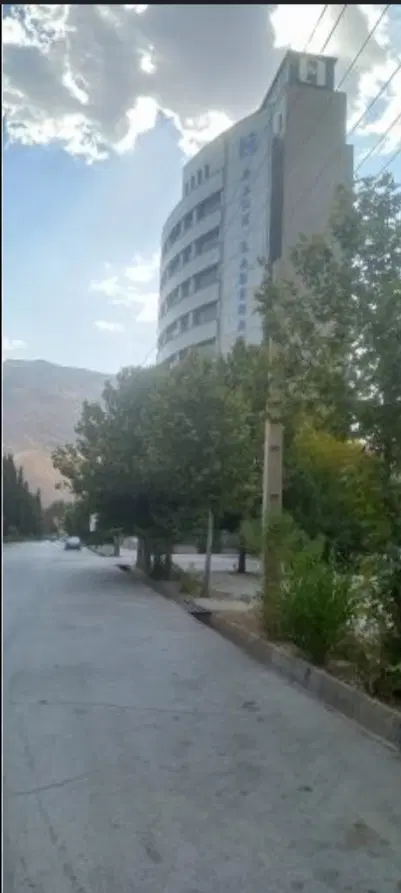 زمین با موقعیت تجاری بر بلوار ولی عصر