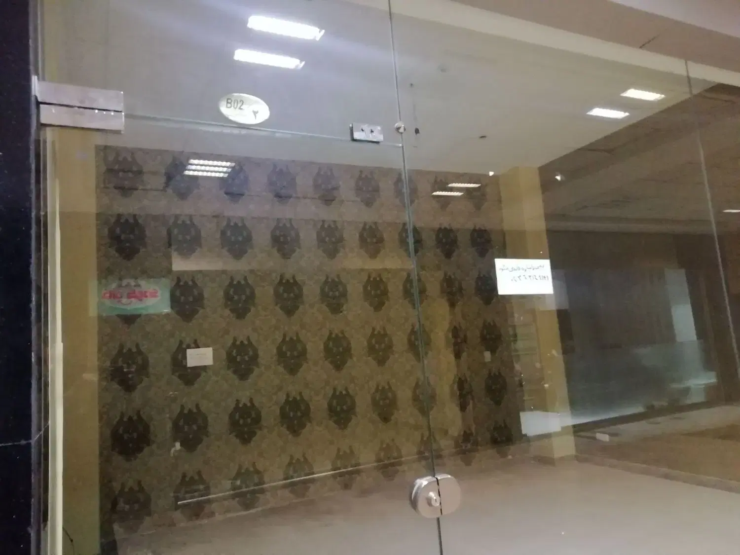 یک باب مغازه به رهن و اجاره داده میشود