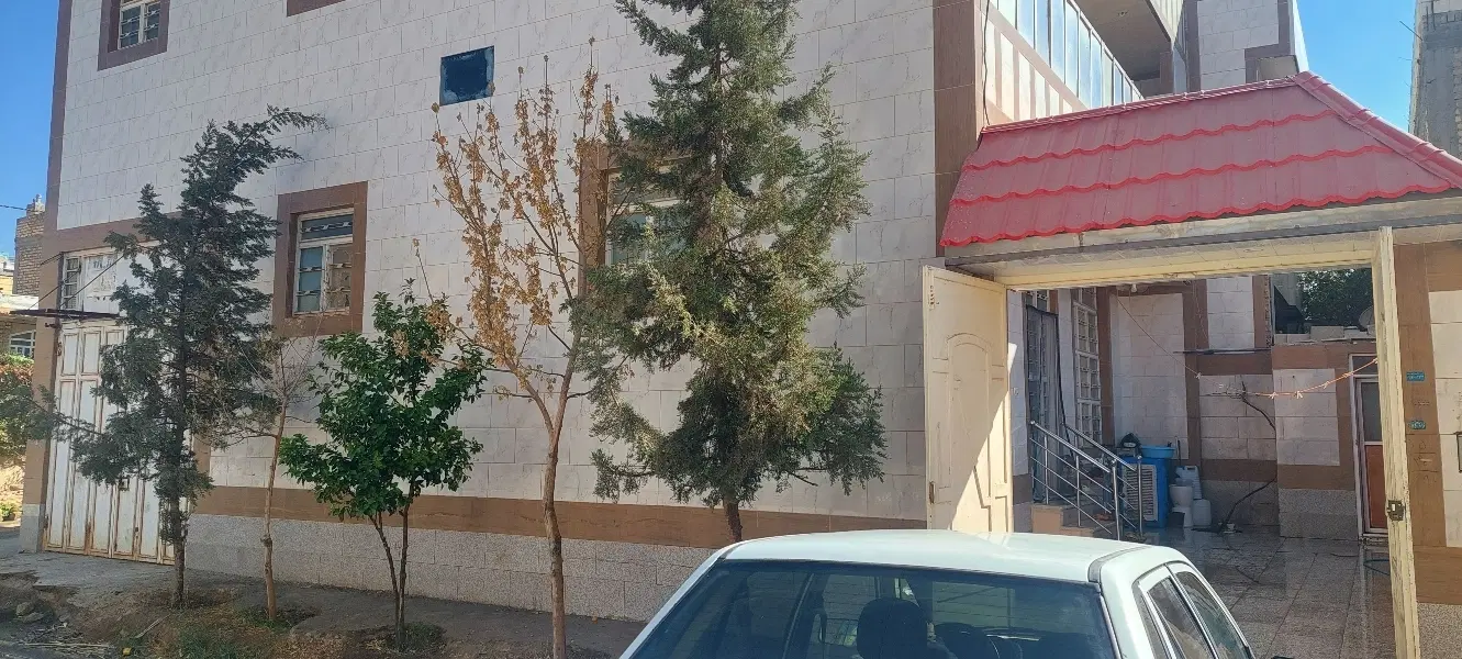 منزل دوخوابه ۱۳۰ متری سر نبش خیابان شهرک گردخون