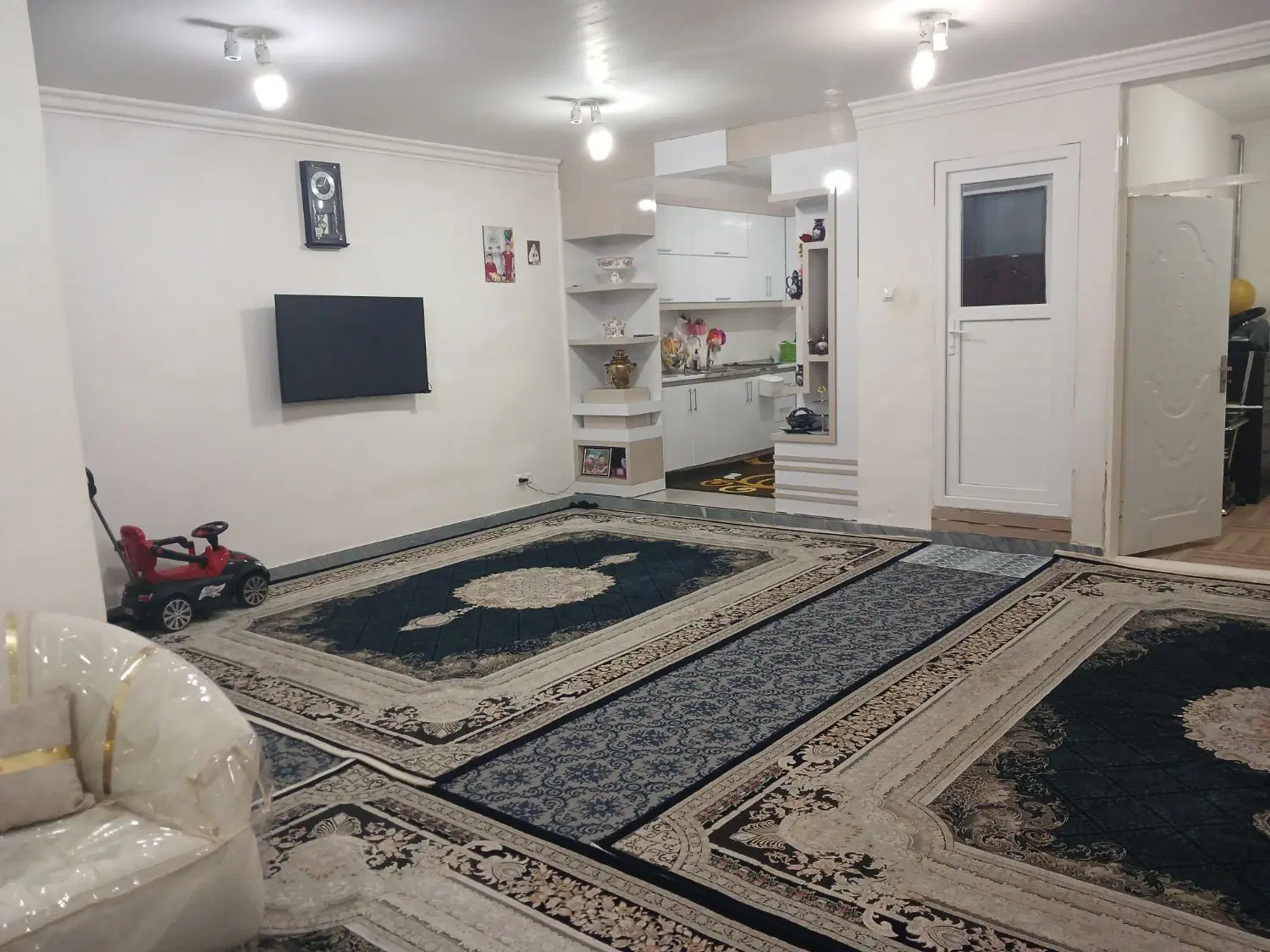 پشت بازارچه کوچه سوم