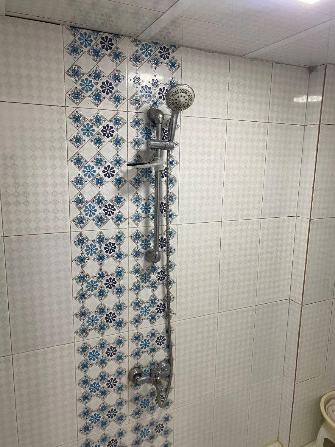 اجاره تک واحدی۱۲۰ متری خ سعدی