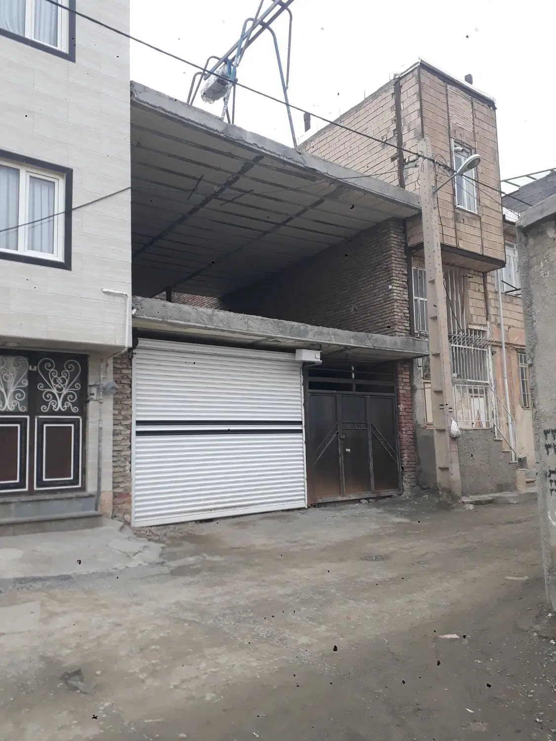 خانه نیمه کاره۹۰متری نایسر