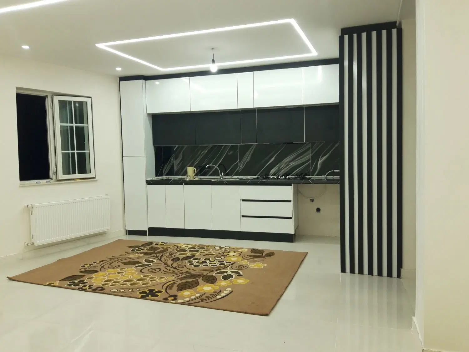 یک واحد ساختمان طبقه سوم برای رهن و اجاره