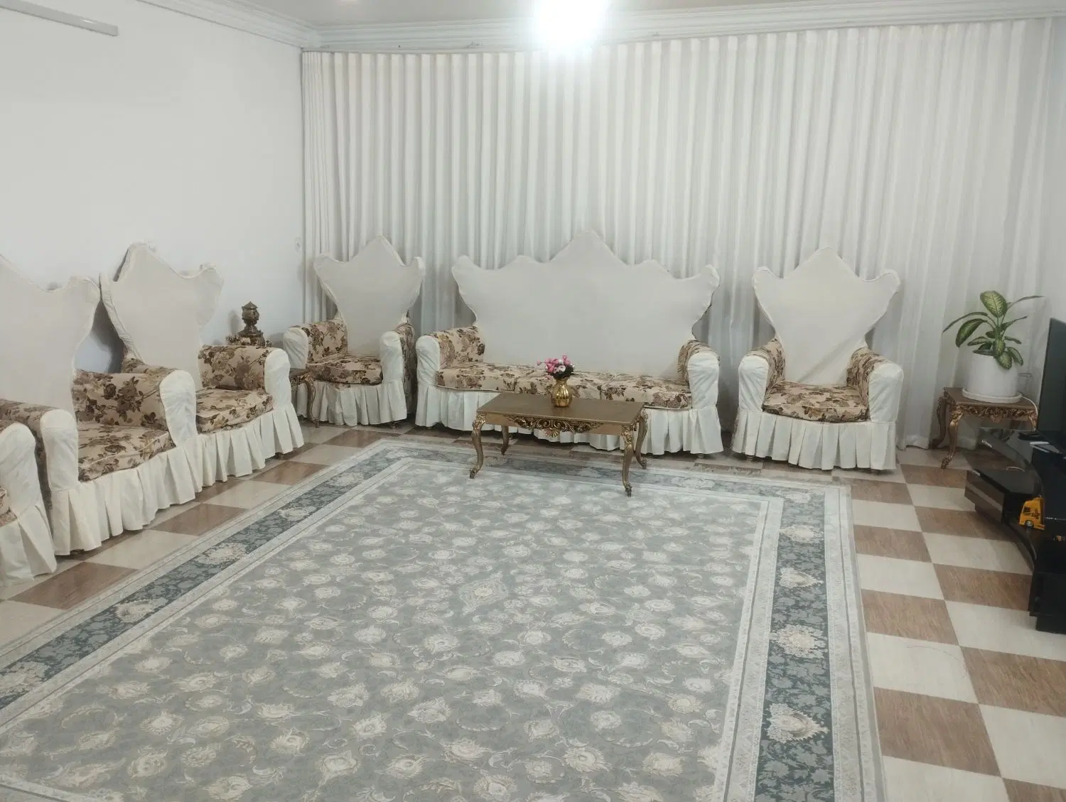 واحد 84متری شهرک غرب مجتمع میلاد نور