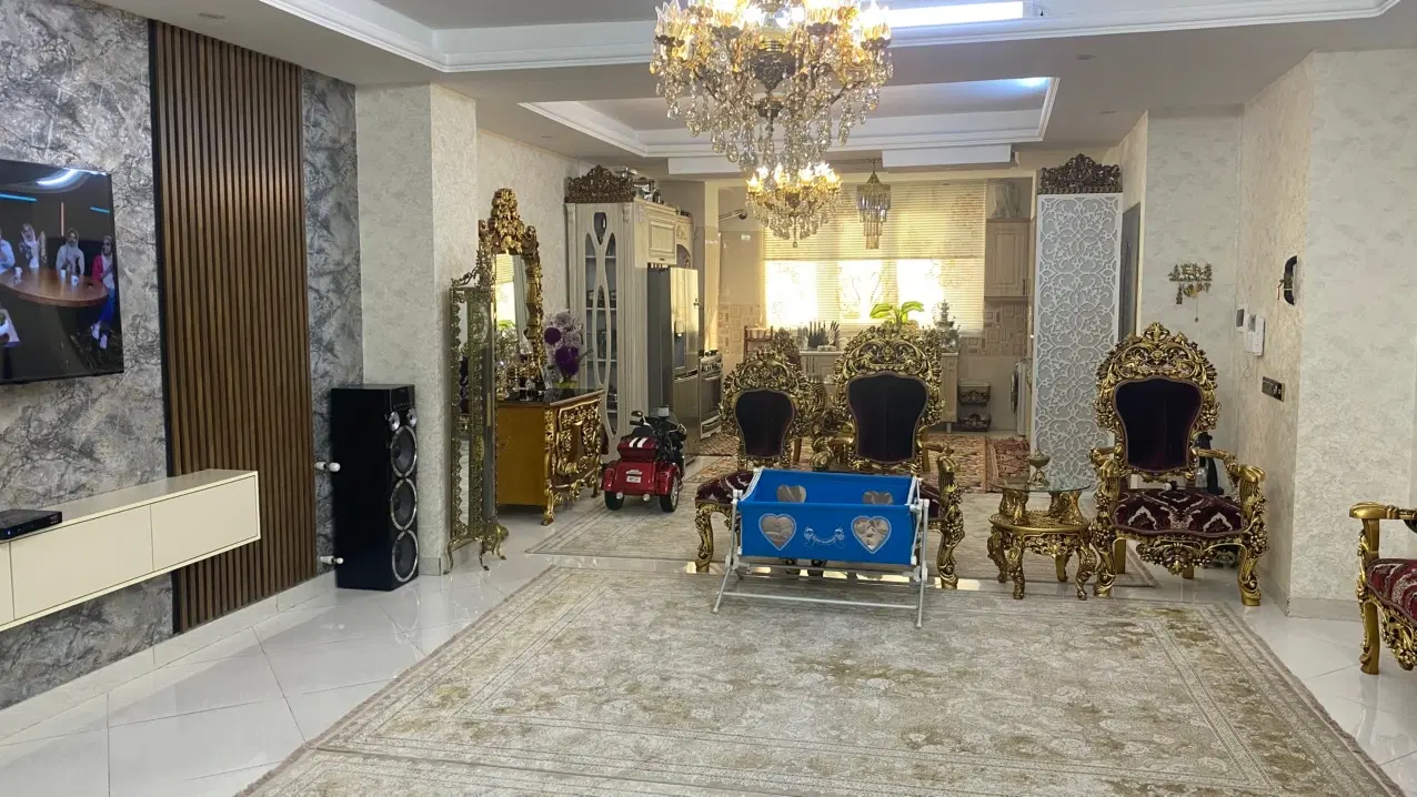فروش‌واحد۱۰۸مترروبه‌جلو۲خواب‌‌انباری‌بدون‌پارکینگ