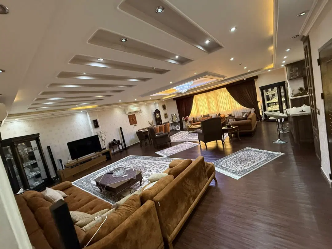 فروش سه خواب ۱۸۵ متری تک واحدی سمدو