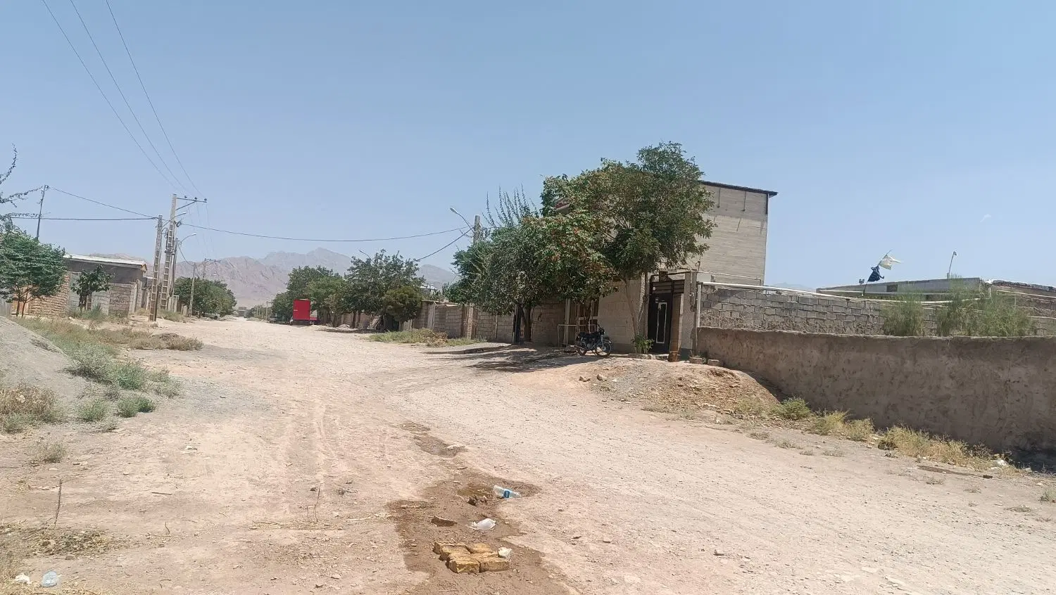 زمین حسین آباد خان