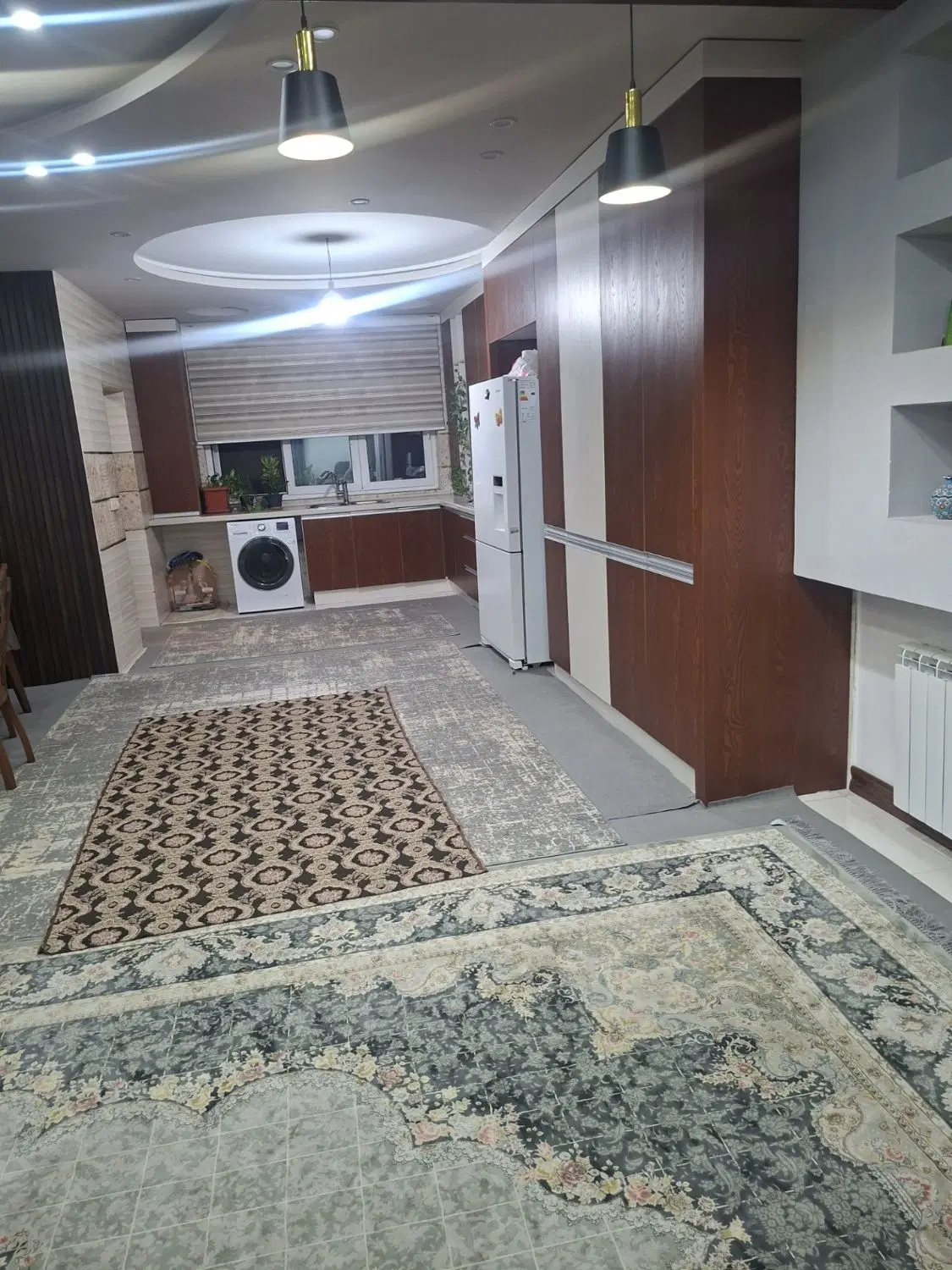 ساختمان در دو طبقه مجزا به همراه یک سوییت ۵۰متری