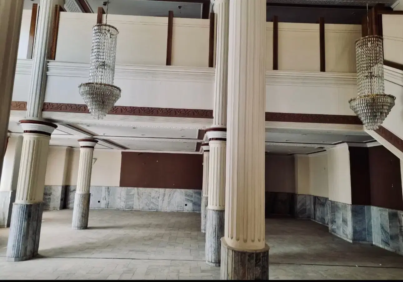 720 متر (تجاری،انباری،پارکینگ) مرکز شهر