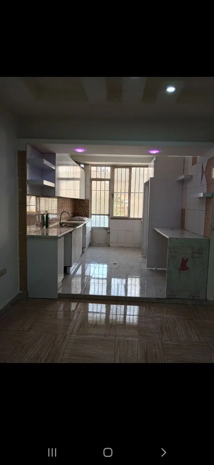 ۸۴متری مارلیک خیابان پرنیان