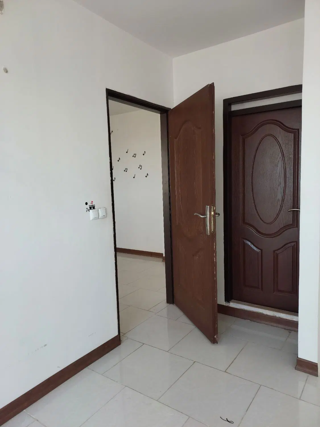 یک واحد۷۲متری فول امکانات اجاره داده میشود