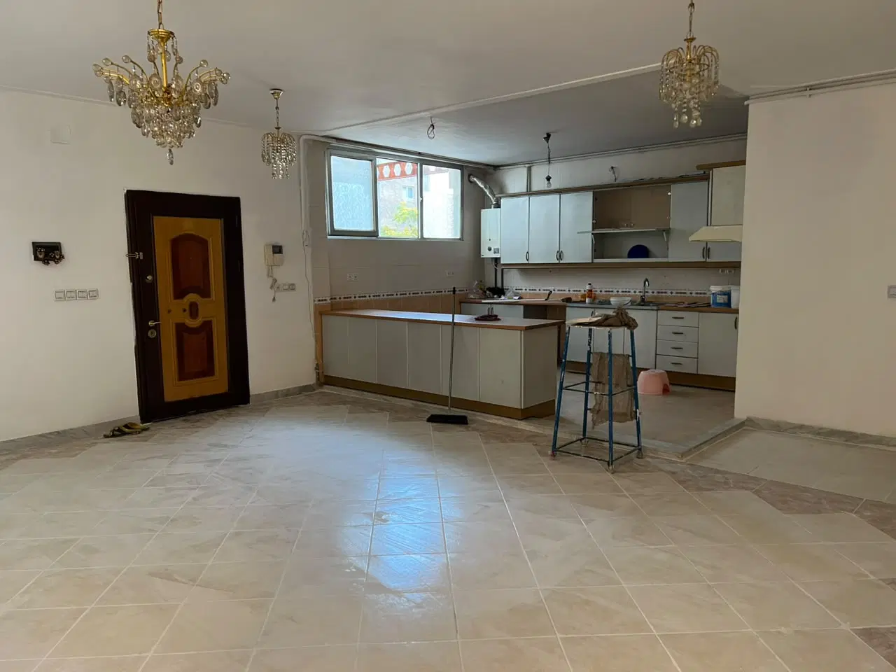 اجاره برخیابان کاشانی ک 16-120متر طبقه 2