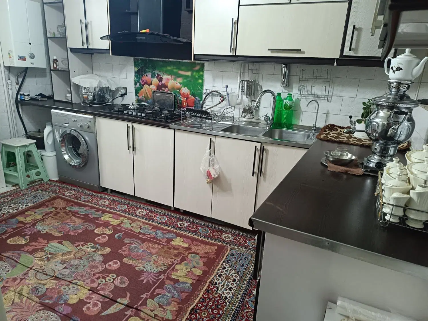 آپارتمان آرامگاه بوعلی سینا