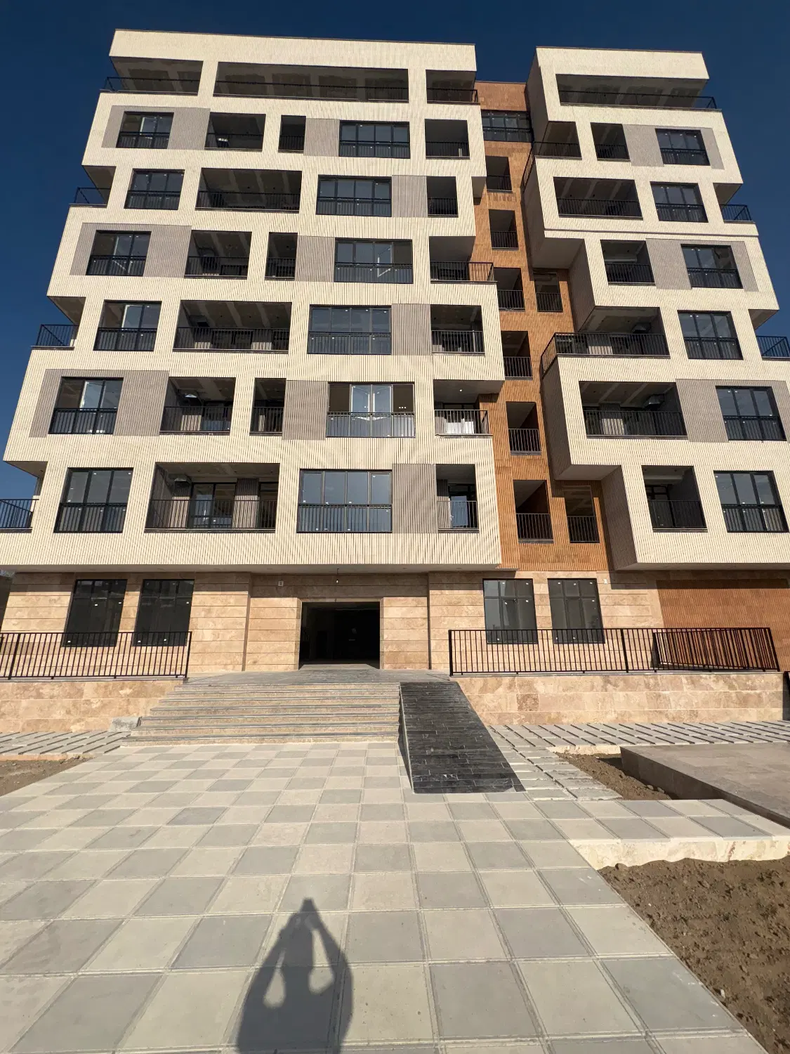 اپارتمان ۱۵۰ متری شهرک وحدت