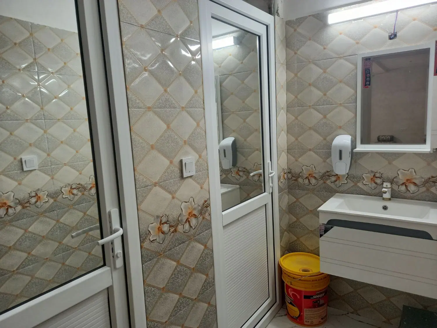 خانه دوطبقه شرف اباد