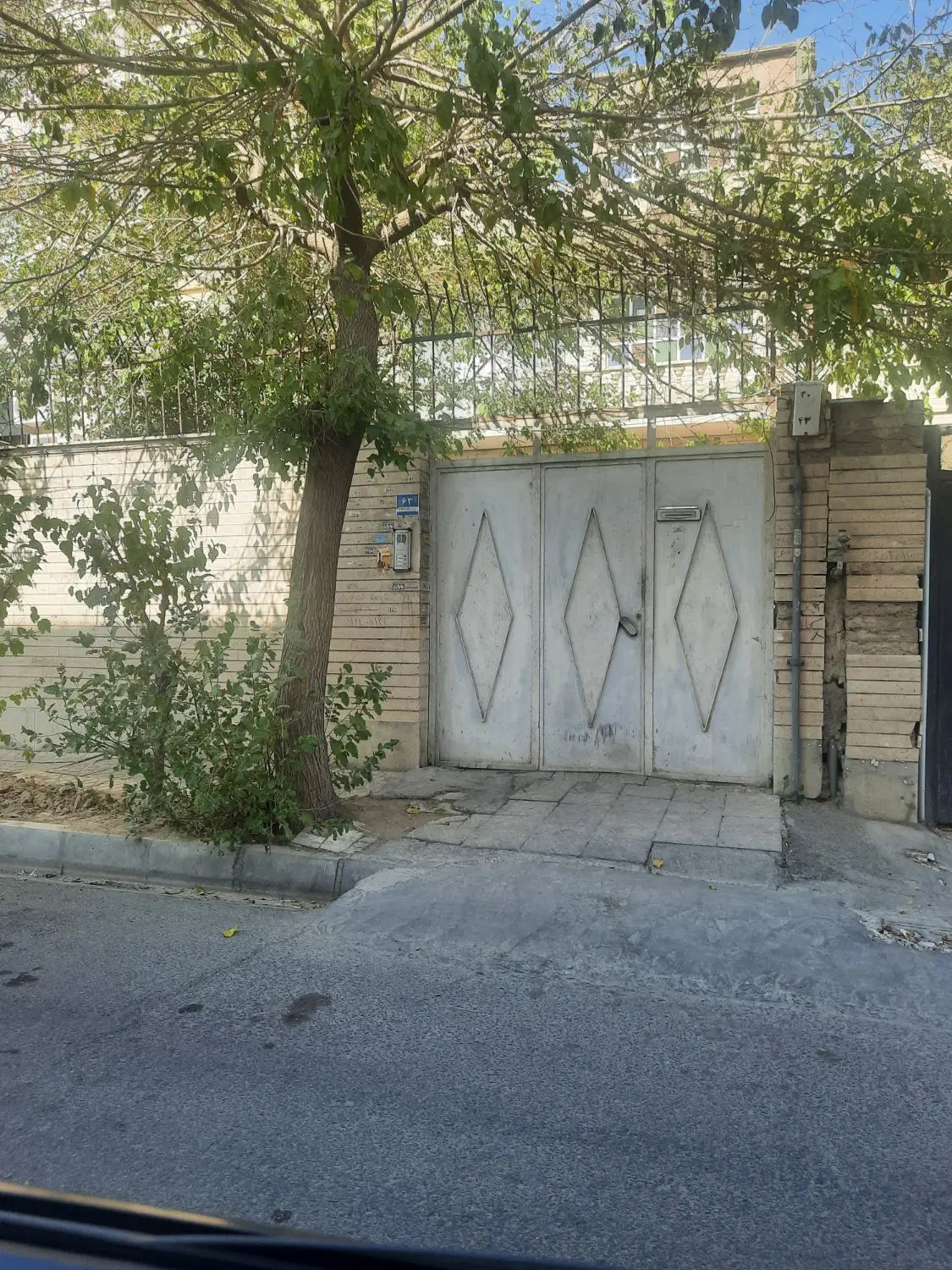 ملک مسکونی کلنگی منطقه ۲۲