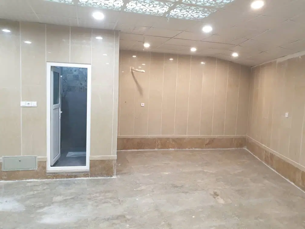 مغازه و انبار خیابان خیام روبروی ساختمان فرش