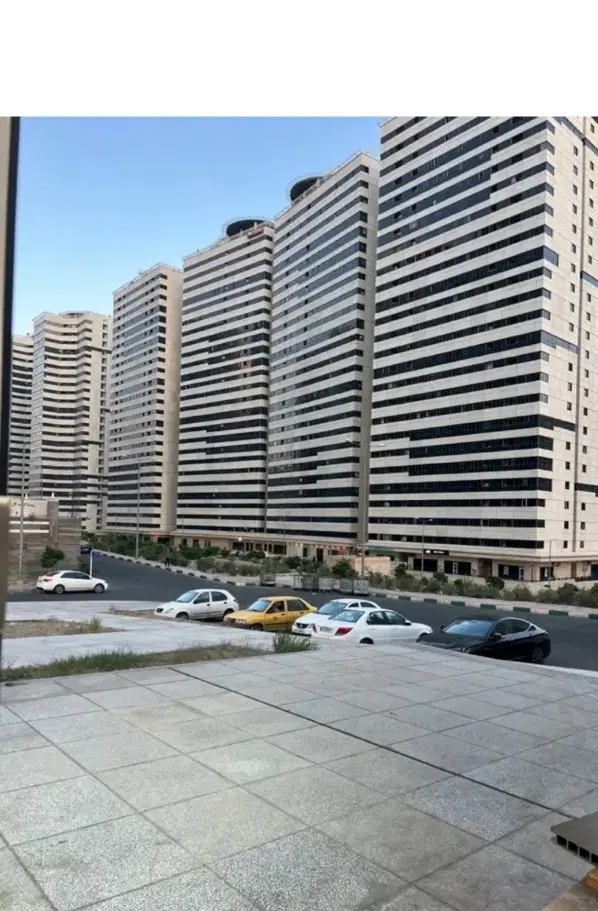 خرازی 130 متری دو نبش جنوبی غربی