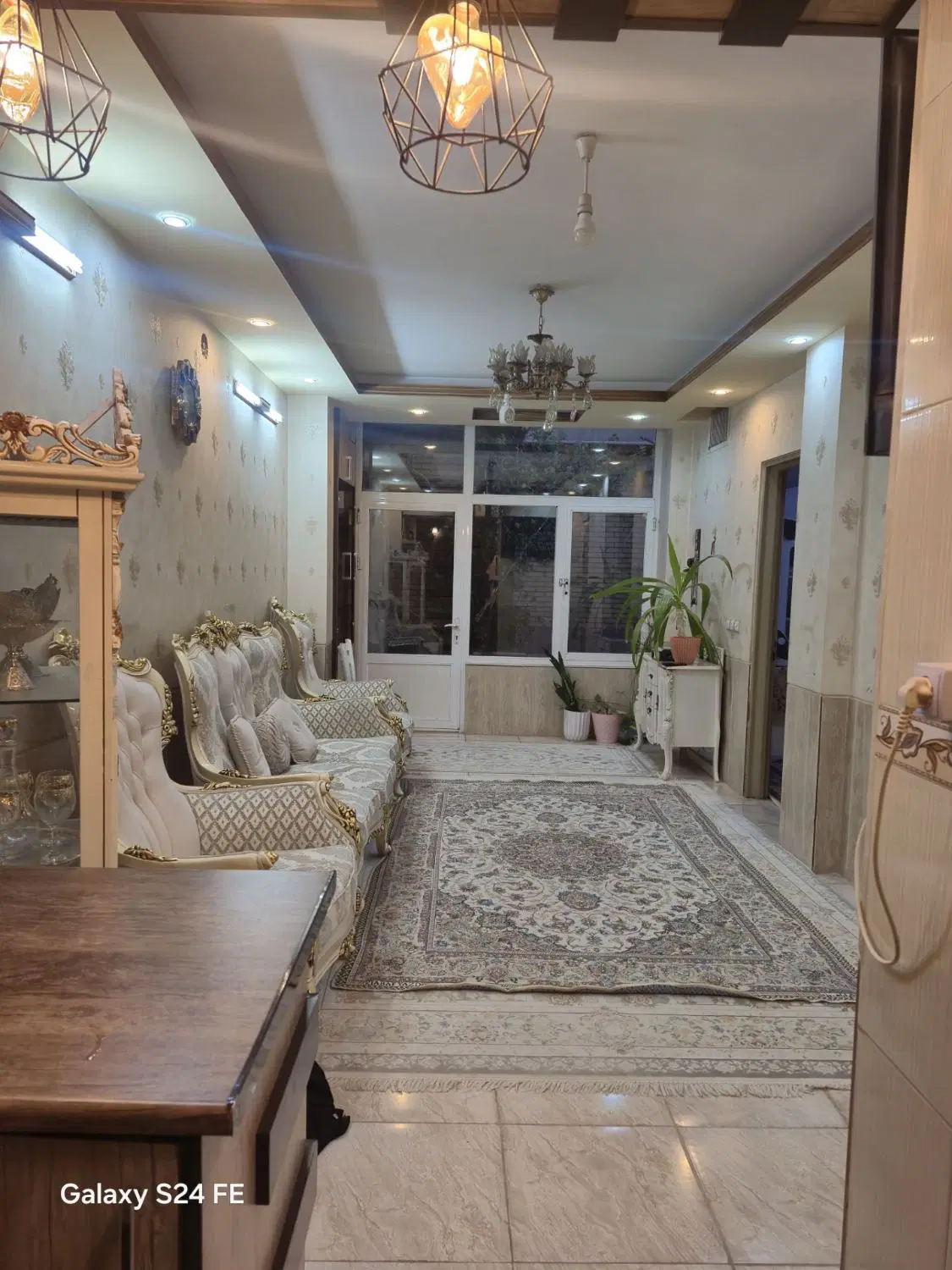 آپارتمان حیاط اختصاصی