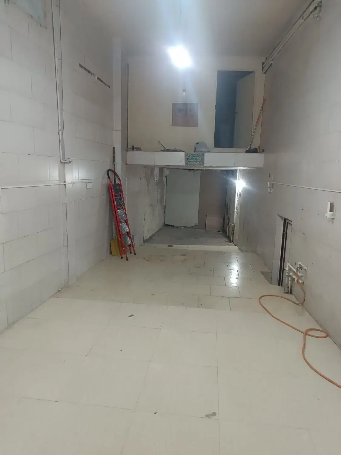 اجاره مغازه ۶۰ متری خ ۴۵ متری