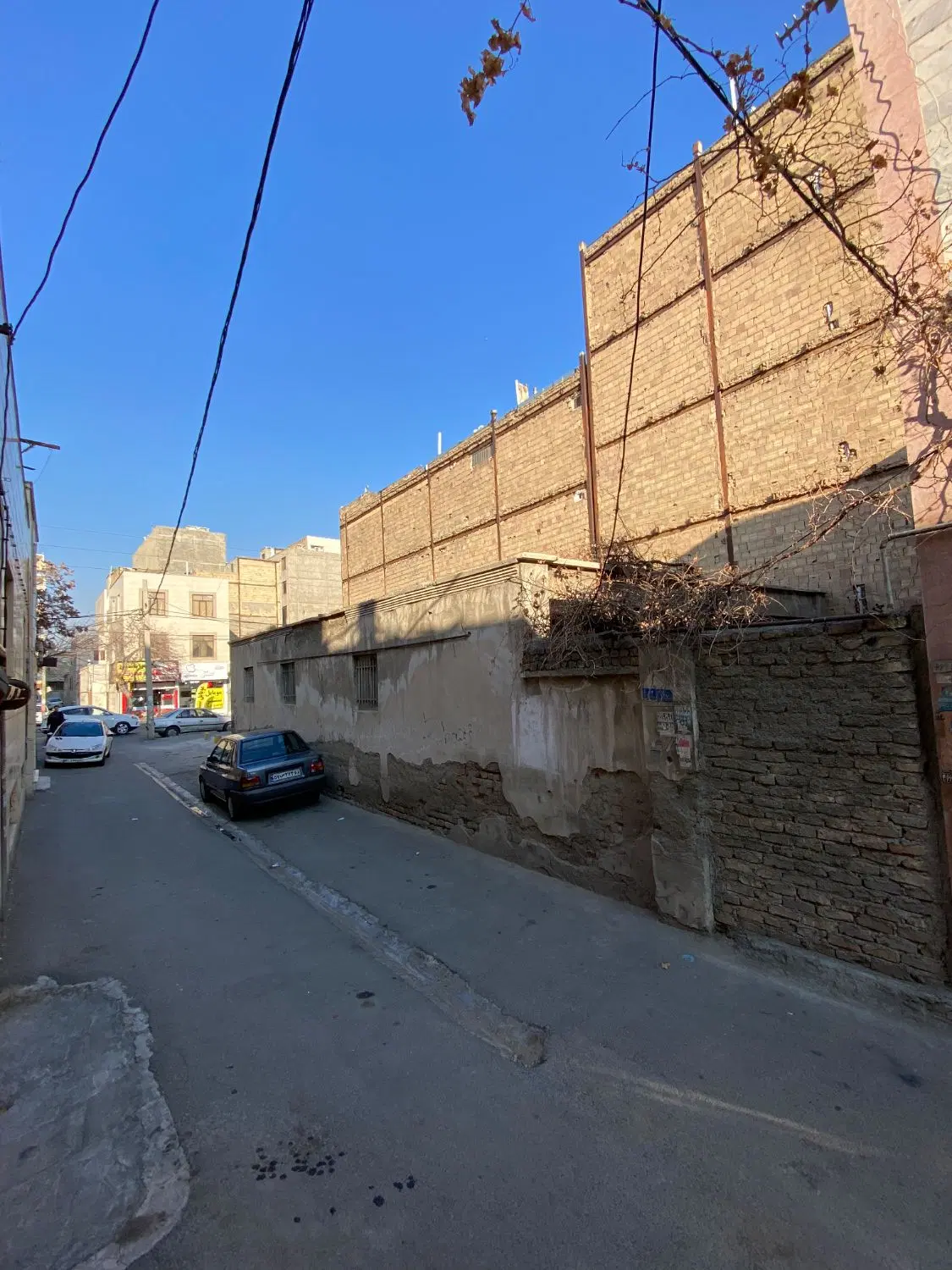 زمین ۱۸۵ متر بهر خیابان اصلی فروش فوری